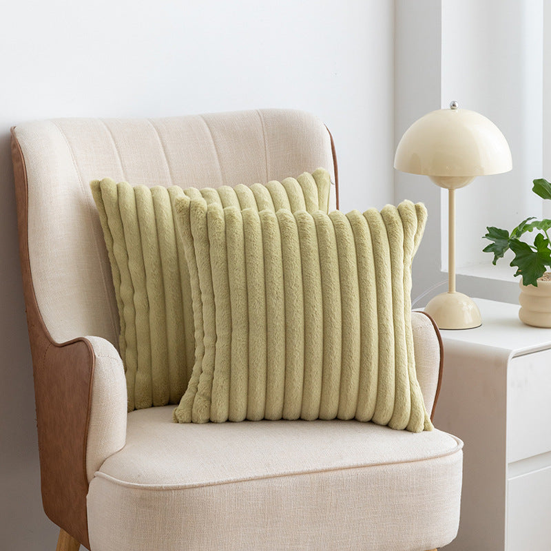 Housse de Coussin "Brumes" – Fausse Fourrure Côtelée & Douceur Infinie