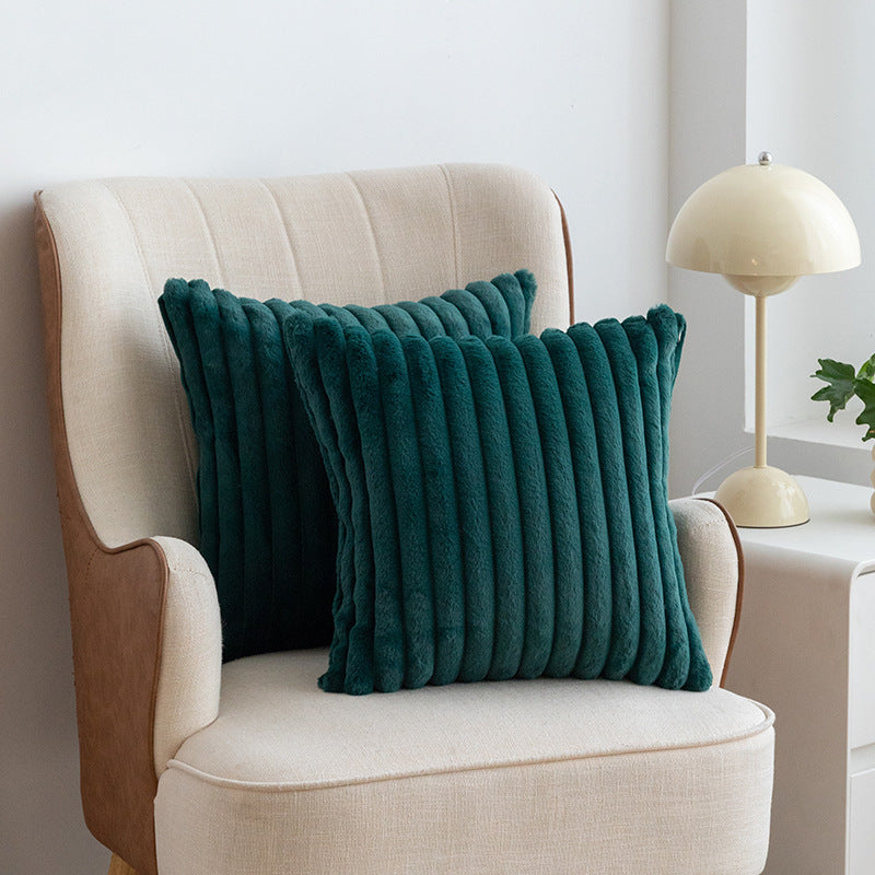 Housse de Coussin "Brumes" – Fausse Fourrure Côtelée & Douceur Infinie