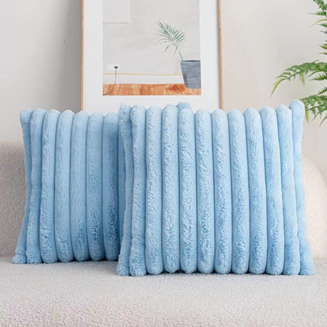 Housse de Coussin "Brumes" – Fausse Fourrure Côtelée & Douceur Infinie