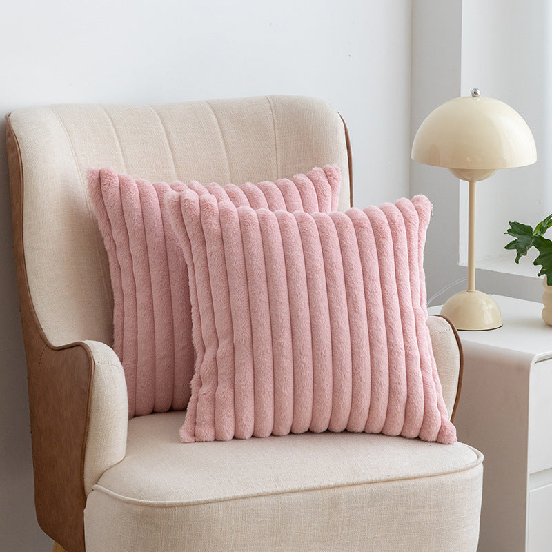 Housse de Coussin "Brumes" – Fausse Fourrure Côtelée & Douceur Infinie