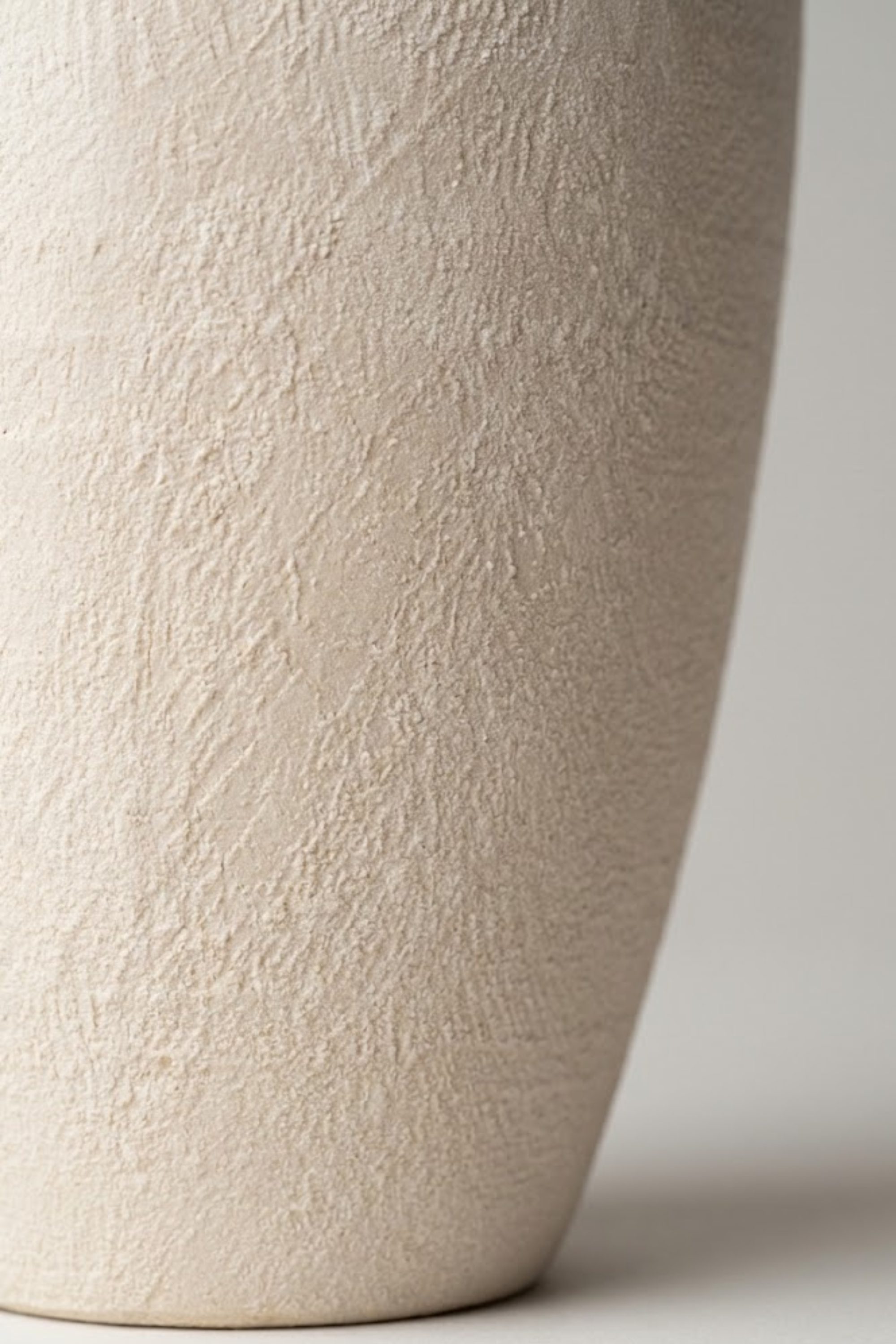 Vase Artisanal "Lia" – Céramique Mate & Texture Pierre (35cm)